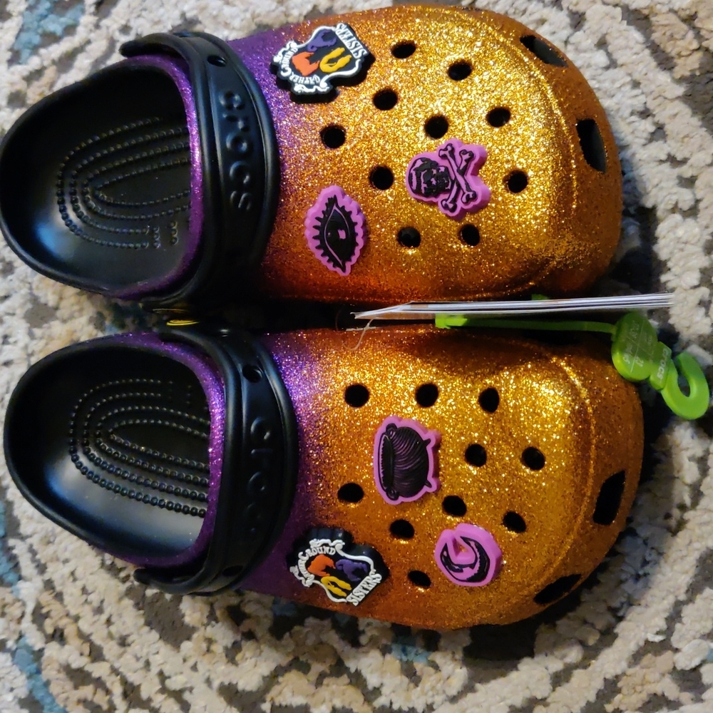 Brand New Hocus Pocus Crocs Size 6 Womens